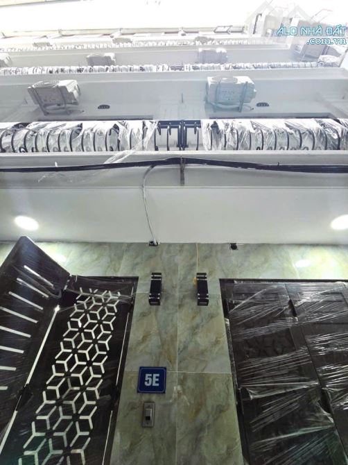 Bán nhà Phạm Văn Đồng, 34m2, phân lô, ô tô, nội thất chủ tặng,  nhỉnh 6tỷ.