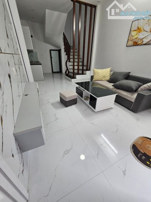 Hiếm! Bán Nhà Giáp Ngoại Giao Đoàn Xuân La-Tây Hồ-Lô Góc-1 Nhà Ra Phố-38M2-5 Tầng-7.65 Tỷ