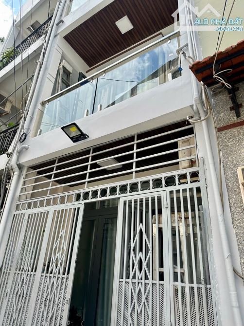 BÁN NHÀ 3 TẦNG TRƯỜNG CHINH  - GIÁP TÂN PHÚ - SỔ VUÔNG NỞ HẬU - GẦN 45m2 - NHỈNH 6 TỶ