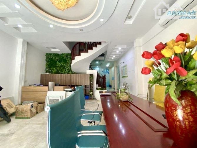 HIẾM! NHÀ PHÂN LÔ SÁT PHỐ ĐẶNG TIẾN ĐÔNG - DIỆN TÍCH TO GIÁ VỪA PHẢI - 5 TẦNG 56M HƠN 15TY