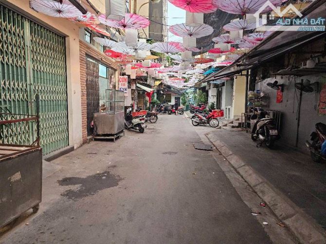 NHÀ TT ĐỒNG XA – 30M² – 5 TẦNG – NGÕ THÔNG – CÁCH PHỐ 50M – GIÁ 8.9 TỶ