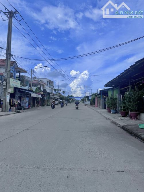 Đất đẹp sạch sẽ - 450m2 ngang 15m - Sát sông mát mẻ - Đã tách 3 lô - 7xx