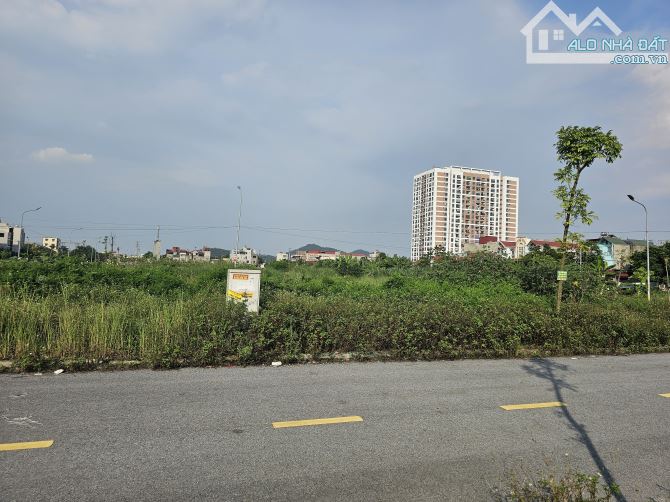 BÁN GIÃN DÂN KHẮC NIỆM 2 LÀN 3 ĐƯỜNG 27M GẦN NGAY VƯỜN HOA GIÁ 6,4 TỶ