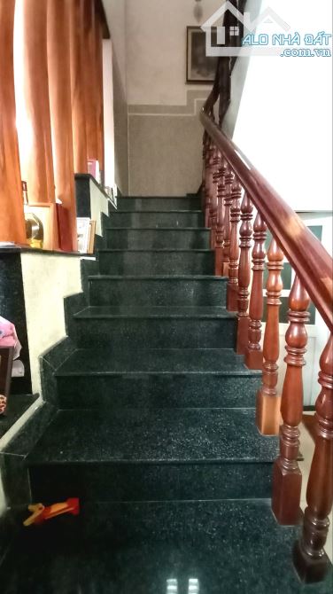 NP766. BÁN NHÀ MẶT TIỀN ĐƯỜNG HƯNG ĐẠO VƯƠNG.