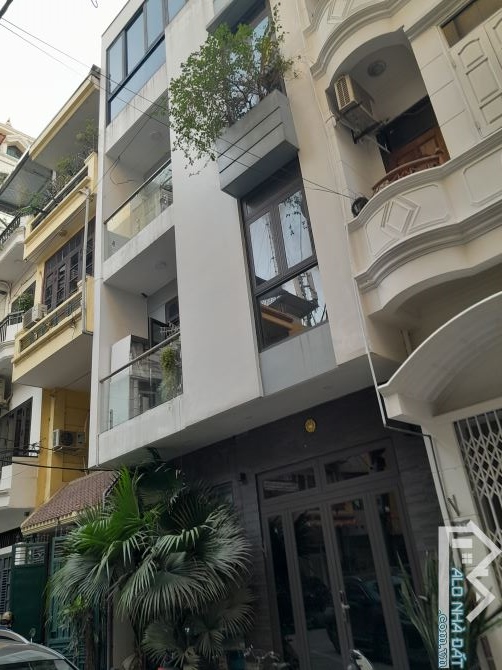 Bán nhà phố Nguyễn Công Hoan, quận Ba Đình, phân lô, ô tô tránh, 39m, 5 tầng đẹp, hiện đại