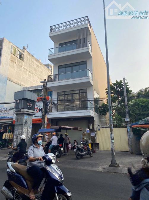 Nhà MT Nguyễn Phúc Nguyên, Q3, DT 5 x 20 m, 5 tầng, HĐT 75tr/th, giá 42 tỷ