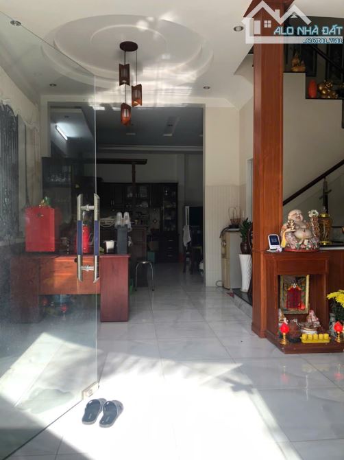 Bán nhà 1 trệt 2 lầu, 2 mặt tiền KDC Đinh Thuận, Tân Hiệp, Biên Hòa, 100m2, giá 8 tỷ 900