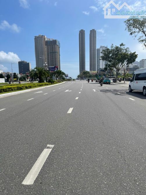 Bán lô đất MT Phạm Văn Đồng _ Sơn Trà_ 345m2 _94.99 tỷ.
