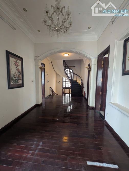 Siêu Phẩm Bán Biệt Thử Rẻ Nhất Khu Nguyễn Văn Hưởng Q.2 - 16x26m - 4 tầng - giá chỉ 87 tỷ.