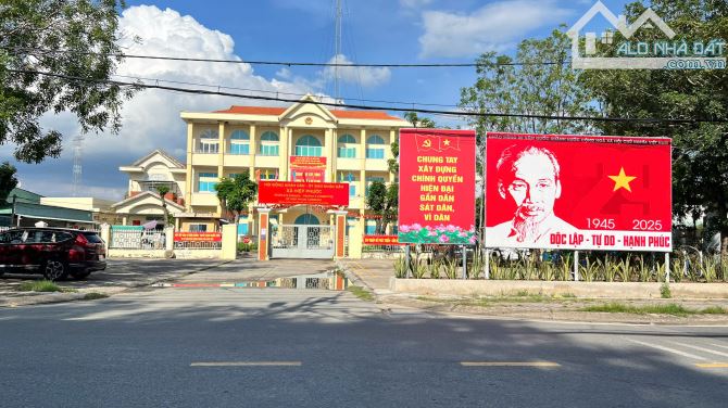 Cần bán lô Mặt tiền Nguyễn Văn Tạo Gần UBND xã và Trường Quốc tế Mỹ DT1200m2 giá Chỉ 19tỷ