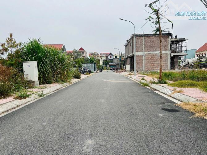 Bán lô đất 2 mặt tiền trước sau 123m Tổ 6 thị trấn An Dương giá chỉ 4,x tỷ