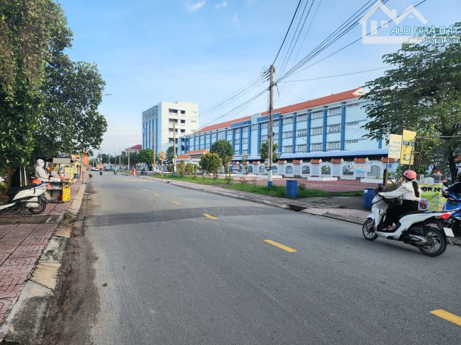 Bán đất MTKD, 1026m2 SHR Ngang 19m, Ngay trường học, UBND Phường 32tr/m