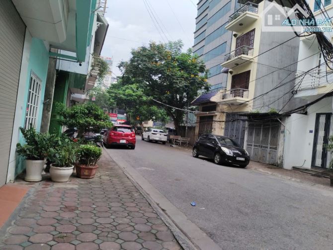 Bán nhà Phương Mai,Đống Đa, Khu Trung tâm, Gần viện lớn, Đại học lớn, 43m2, 10,9 tỷ