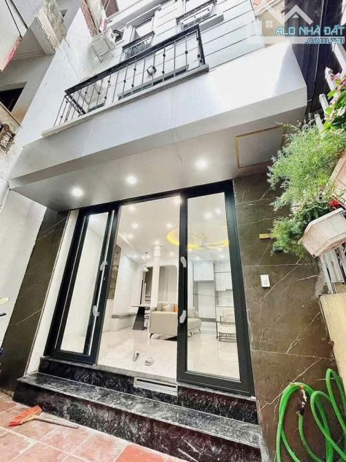 Bán nhà lô góc Mỹ Đình 45m², 4 tầng, full nội thất chỉ nhỉnh 8 tỷ