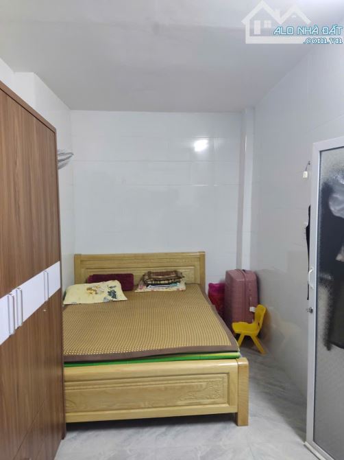 Bán nhà 2,5 tầng sạch đẹp về ở luôn mặt ngõ Tô Hiệu