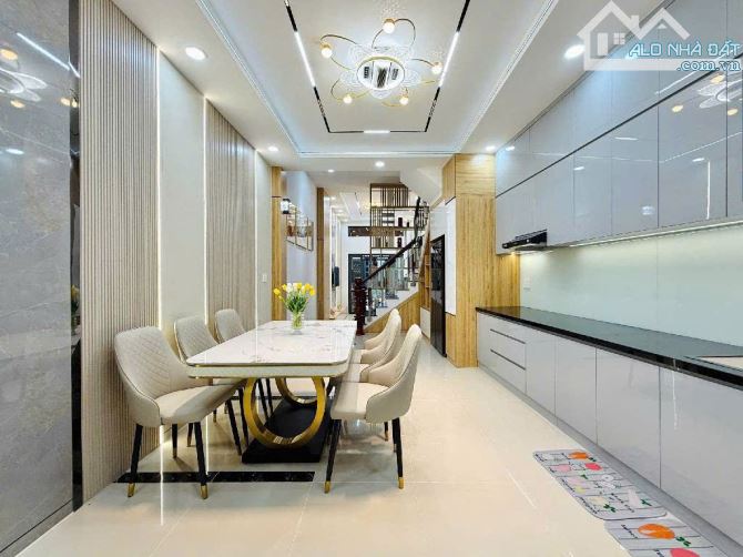 ❤️ TRUNG TÂM GÒ VẤP – NGAY CÔNG VIÊN LÀNG HOA – 4 TẦNG – 68M² NỞ HẬU – HXH – NHÀ MỚI FULNT