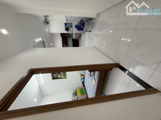 Nhà mặt tiền Bà Điểm, Phan Văn Đối,  4x20m xây 3 tầng, hơn 5 tỷ