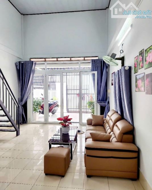 Dọn đi nơi khác bán nhà ở Thới Tam Thôn Hóc Môn 4x21 ( 87m2 ) 870 TRIỆU Sổ hồng đầy đủ