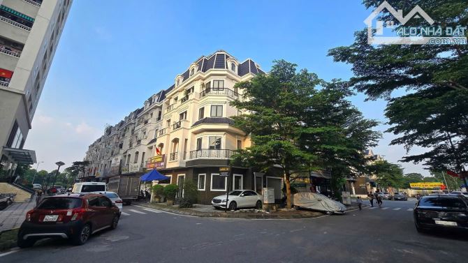 Bán nhà Lô góc 2 mặt thoáng, Ô tô tránh, phố Dương Quảng Hàm Nguyễn Khánh Toàn, 60m² -19tỷ