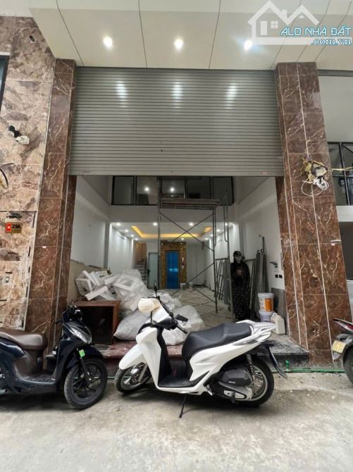 Bán nhà phố Vũ Tông Phan – Mặt ngõ ô tô – Thang máy – Kinh doanh cực tốt