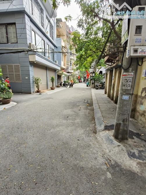 Bán nhà giải phóng 68m 4 Tầng ô Tô đỗ cửa giá 11 Tỷ