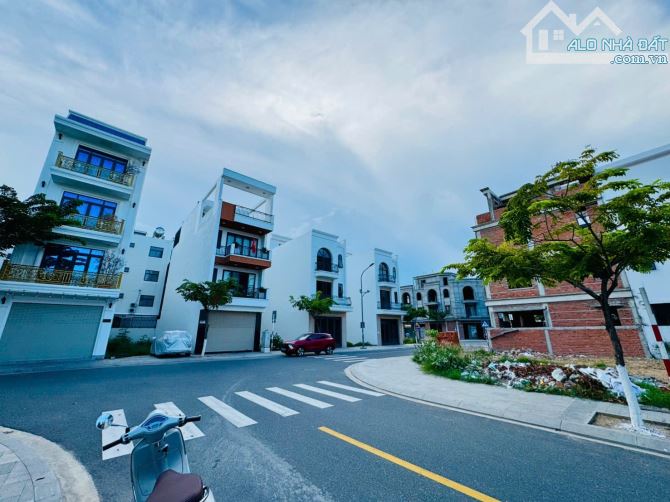Bán lô góc view công viên VCN Phước Long 2 đường A2 hàng hiếm