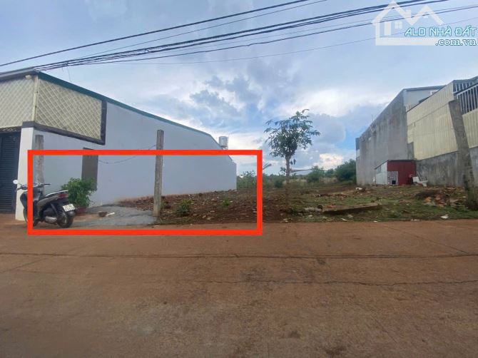🔥🔥 BÁN LÔ ĐẤT HẺM 442 YMOAL RẼ PHẢI 🔥  🫧 Diện Tích: 5,5 x 23