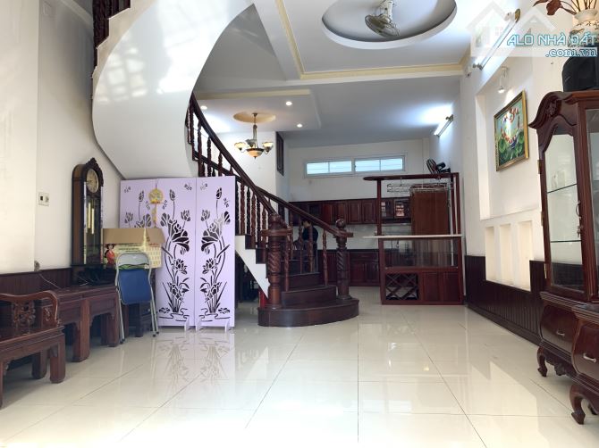 Nhà 4x22 Đường 9 The Vista An Phú / giá 14,6 thương lượng