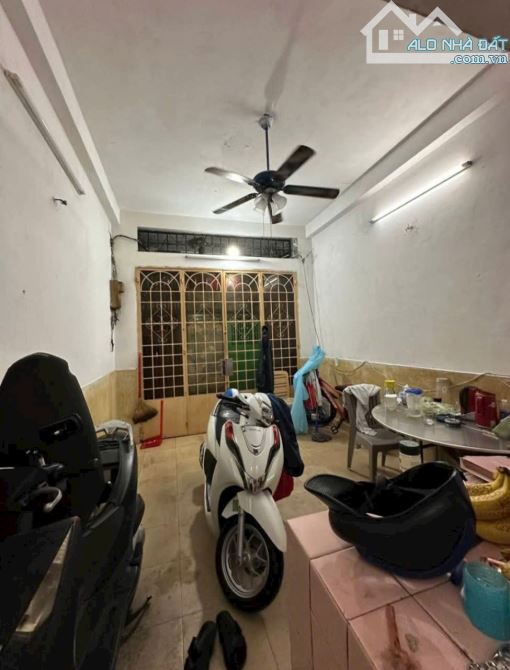 Bán nhà hẻm rộng Nguyễn Trãi,P.3,Q.5,dt: 3,6 x 10 nhà xây 3 lầu 6 Tỷ 2.