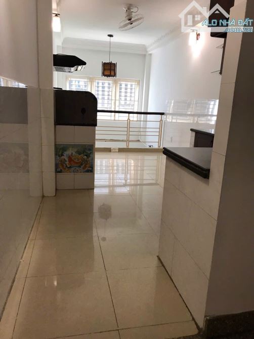 Bán nhà HXH đường Nguyễn Đình Chiểu Quận 3 dt( 3 x 11m) giá 8.5 tỷ