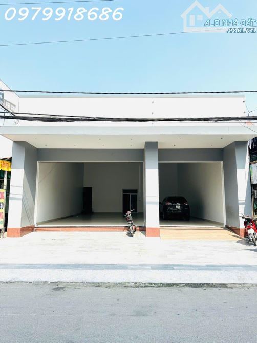 Cần bán nhà mặt tiền Khu Phố Nhị Đồng 1, Tp. Dĩ An, DT 240m2, giá 22 tỷ