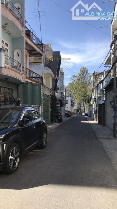 Nhà phố mặt đường nhựa Nguyễn Lương Bằng P2 Đà Lat 87m2 chỉ hơn 9 ty