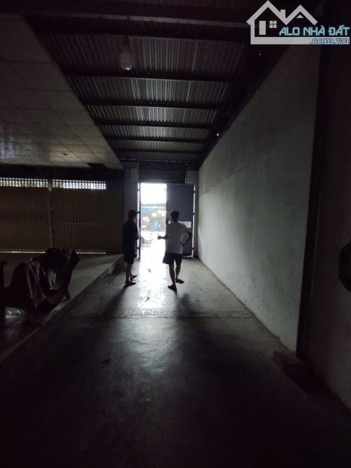 Cho thuê mặt bằng đường Huỳnh Văn Nghệ diện tích rộng rãi, giá hợp lý