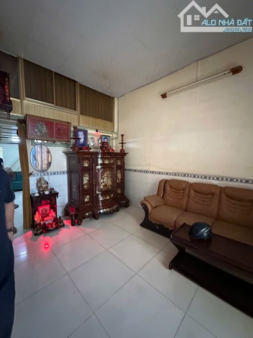 BÁN NHÀ PHAN VĂN KHỎE – Q6, NỞ HẬU TÀI LỘC 	•	Diện tích: 95 m2,nở hậu 7,5m,Chỉ 7.x tỷ