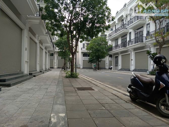 BÁN GẤP NHÀ 70m² X 3,5 tầng tại KĐT 319 Đông Anh – Khu vực VĂN MINH; giá chỉ 11,5 tỷ- cóRL