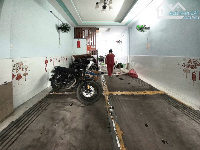 NP766. BÁN NHÀ MẶT TIỀN ĐƯỜNG HƯNG ĐẠO VƯƠNG.  Diện tích : 60m2 đất, 1 trệt 1 lầu còn mới,