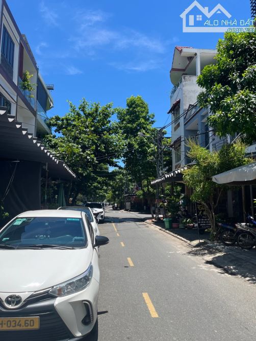 🌊Siêu phẩm 3 Tầng – 500m Ra Biển Phạm Văn Đồng – Vị Trí Vàng Cho Thuê 🌊