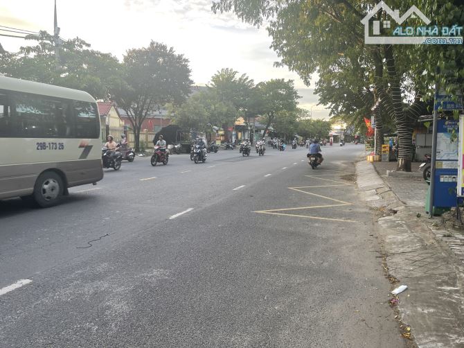 CHÍNH CHỦ GỬI BÁN LÔ ĐẤT ĐẸP GẦN NGÃ TƯ Đ. DT605  giao với Đ. NAM KỲ KHỞI NGHĨA. HOÀ TIẾN