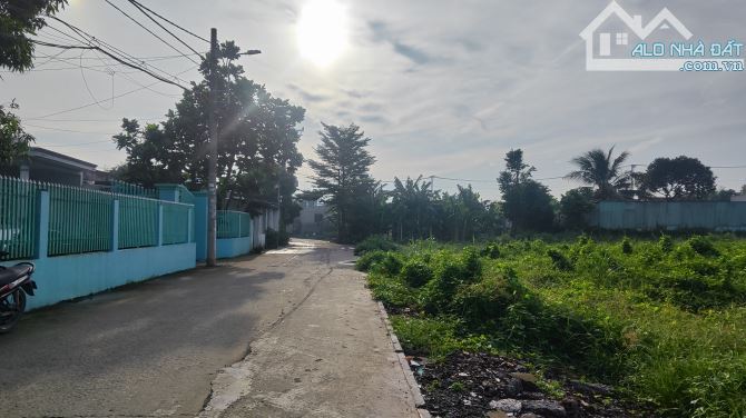 Đất Đông Thạnh,  Hóc Môn,  95m2 full Thổ.  Hẽm oto tránh giá 3.3 Tỷ