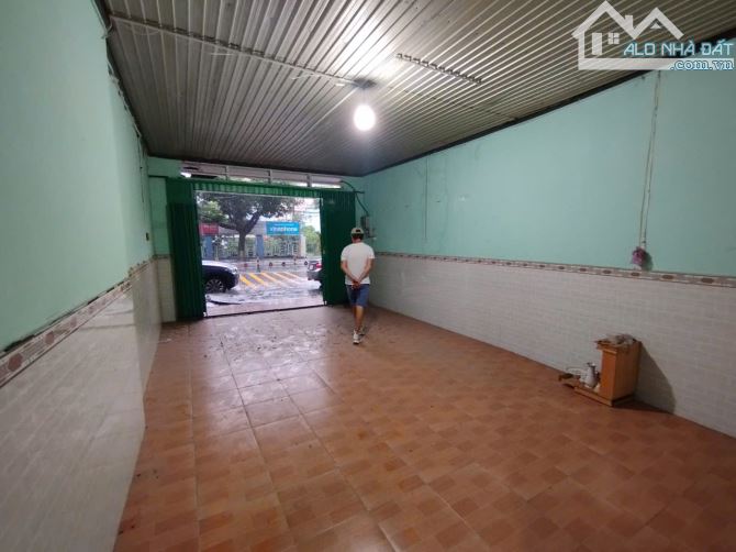 Cho thuê nguyên căn nhà mặt tiền đường Huỳnh Văn Nghệ thuận lợi kinh doanh