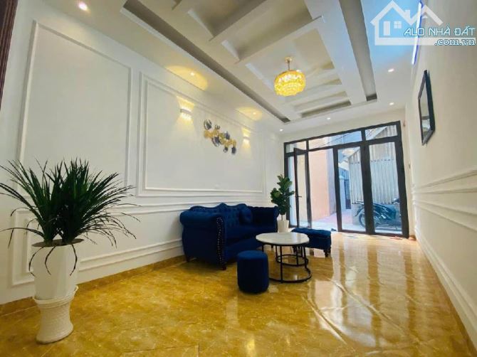 Cầu Giấy - 32m2 - 5 tầng - Ngõ nông - Gần phố - Nhà đẹp - Ở ngay