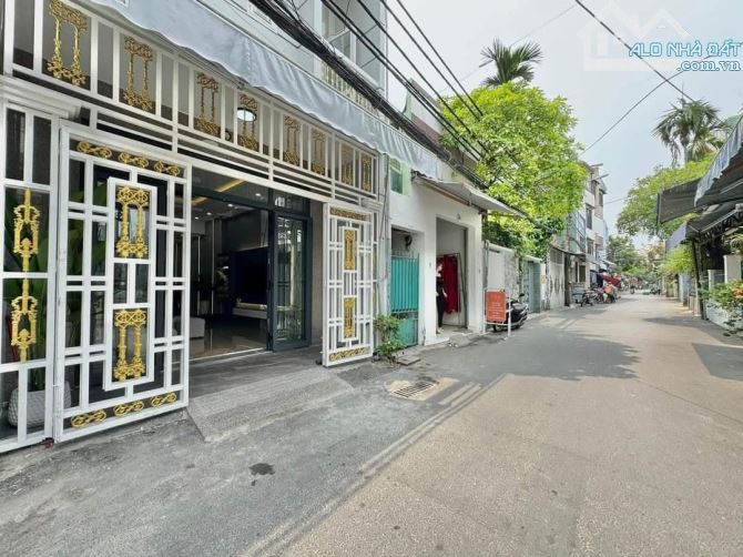 Đất kiệt oto Hà Huy Tập , Cách Biển 300m.  S= 134m2 ngang 6.4 nở hậu 7.7. Giá: 6.5 tỷ