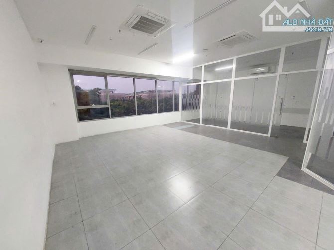 Cho thuê Shophouse Rose Sairmi Vị trí đắc địa – căn góc Diện tích: 10m x 11m