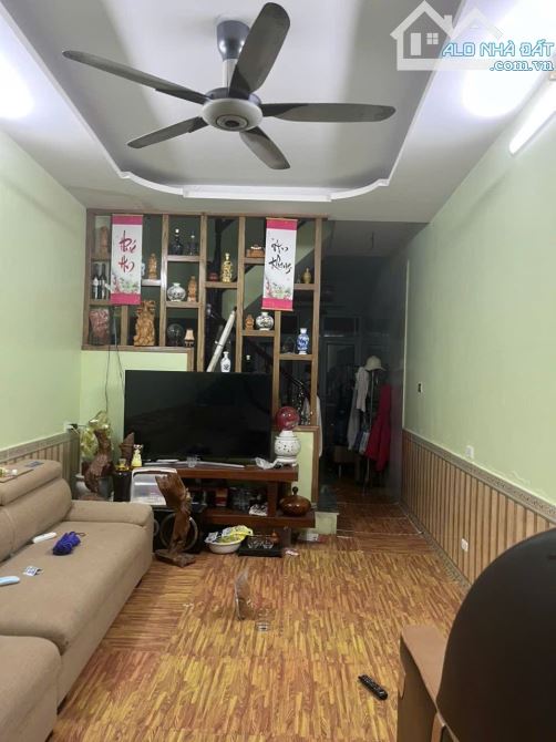 Mặt ngõ Kinh doanh ! Phố Lê Đức Thọ : 52m x3 tầng , giá 9,6 Tỷ . Quá rẻ