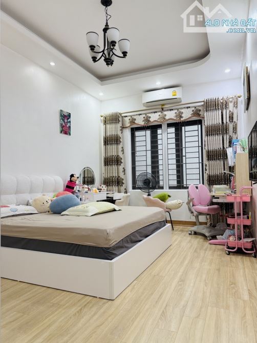 Bán nhà kim Giang. Nhà đẹp gần phố . ở luôn.