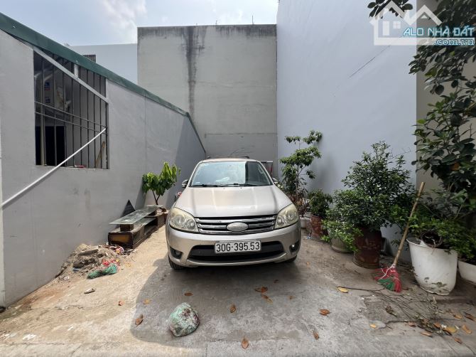 Chính chủ cần tiền bán gấp lô đất đẹp 2 mặt đường trước sau trong khu phân lô tổ 8