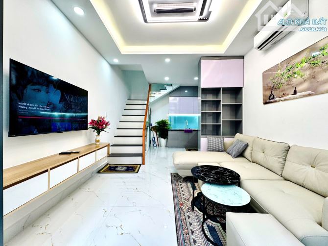 Bán nhà xinh Trần Khắc Chân Q1 giá tốt trong khu vực