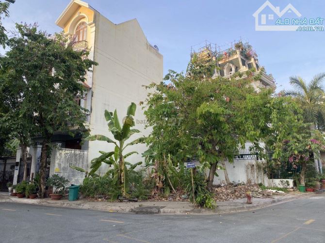 Lô góc 2 Mặt tiền Compound sông Nguyễn Văn Hưởng Thảo Điền 2 DT 15m x 21m cn 310m2