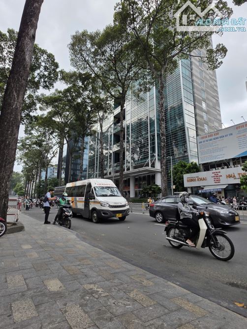 Đất vàng 680m² Nguyễn Thị Minh Khai – Dòng tiền 33.000 USD/tháng, giá chỉ 1 tỷ/m²