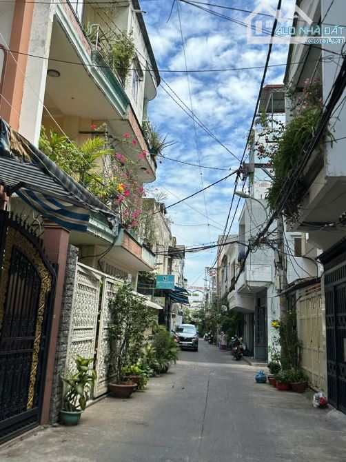 bán nhà HXH cách mạng tháng 8 ,phường 5 ,Tân Bình. DT:4x15m. 2 tầng .Giá 9.9 tỷ (TL)